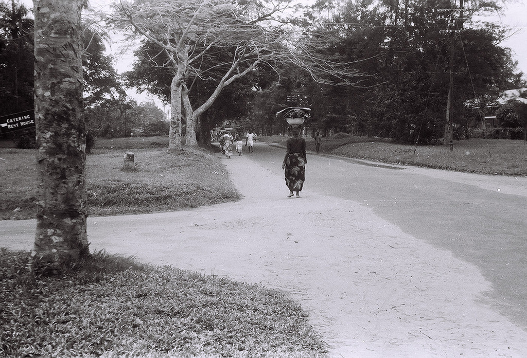 IgboHistoFacts's tweet image. Aba, Eastern Region, in today's Abia State.
Photographed by Lorenzo Turner, circa 1941.