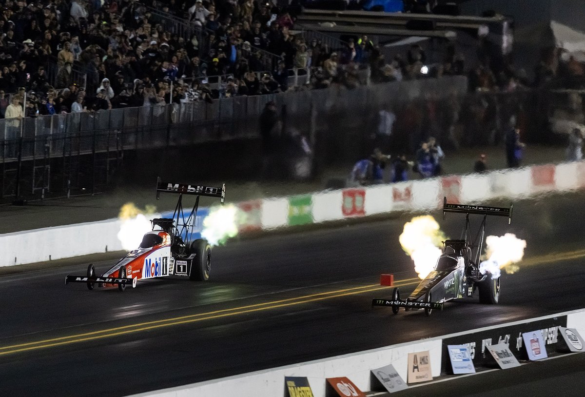 TonyStewart's tweet image. 🔥 We threw down 2 solid passes last night to kick off the #SonomaNats. We're currently qualified 5th, standing on our Q2 run of 3.727 ET @ 325.06 MPH, and man did we look good doing it in this patriotic @Mobil1 livery! 🇺🇸
@Mobil1Racing
@tsrnitro | @DodgeOfficial
#TSR…