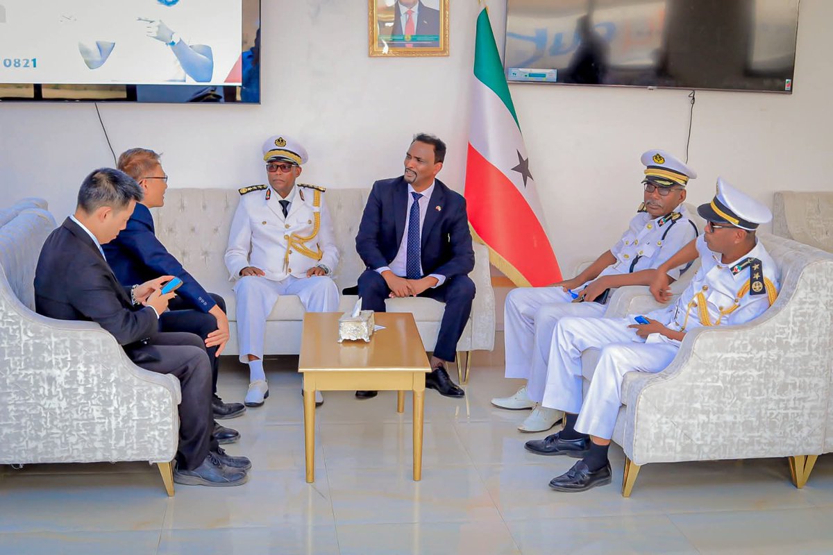 MMSomalitv's tweet image. Heshiis Badeed oo #Somaliland iyo #Taiwan kala saxeexdeen
Weftigii uu hoggaaminayay Wasiirka Arrimaha Dibadda iyo iskaashiga caalamiga ah ee Jamhuuriyadda Somaliland Md. Cabdiraxmaan Daahir Aadan, ayaa maanta dalka ku soo guryo-noqday, kadib socdaal shaqo oo ay ku tageen…