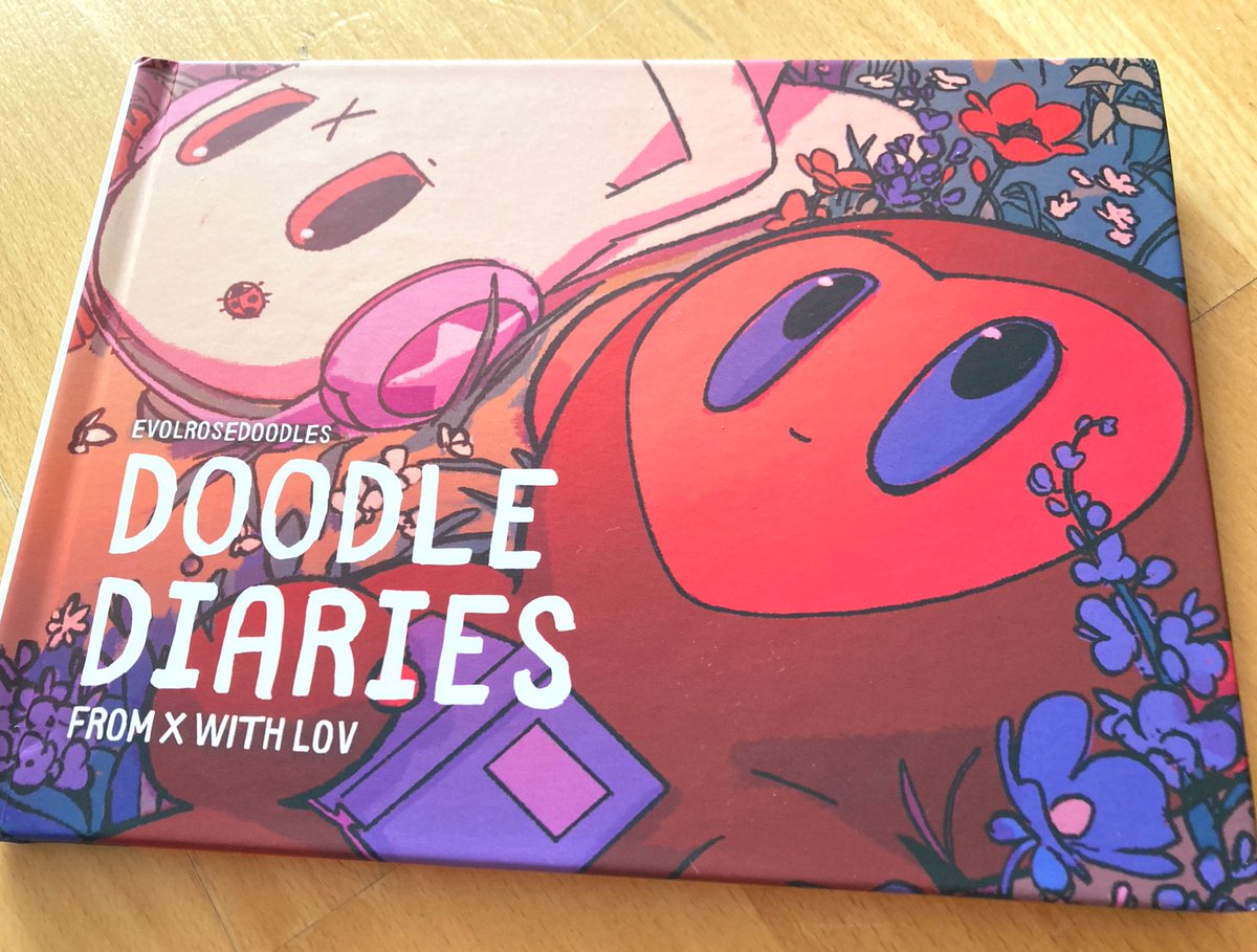 evolrosedoodles's tweet image. This has been in the making for a while but i now, but I can finally show it…my very first artbook^^
Thank you Summer for delivering the birthday gift! 🎁 💙