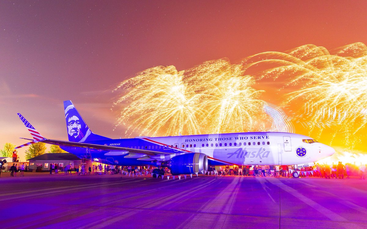 azillion_737's tweet photo. An Alaska Boeing 737 MAX 8 painted in the “Honoring those who serve” livery takes in the sights of the #OSH25 Wednesday night airshow. https://t.co/fAtQFzCscX
