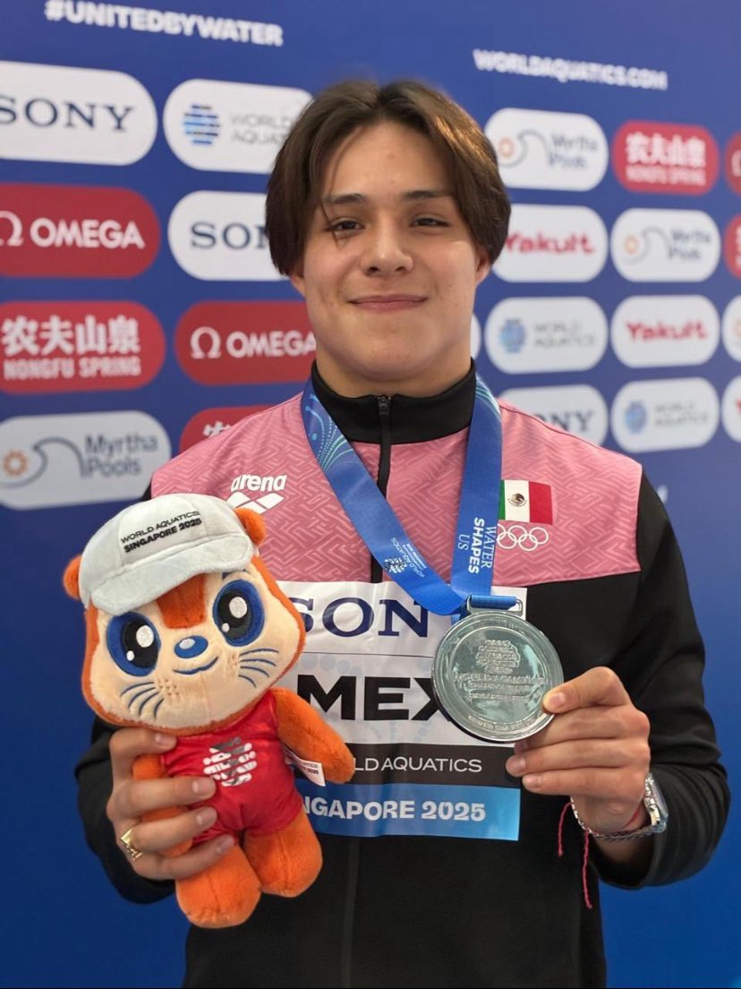 quiquegaray's tweet image. ¡Buenos días México!
🇲🇽 🇲🇽🇲🇽🇲🇽🇲🇽🇲🇽🇲🇽
¡Felicidades México!
¡Medalla de plata en el Mundial de Natación!
Equipo Mixto Clavados 10 y 3 mts
Con Alejandra Estudillo, Zyanya Parra, Osmar Olvera y Randall Willars
Atletas mexicanos de clase mundial que enorgullecen al país