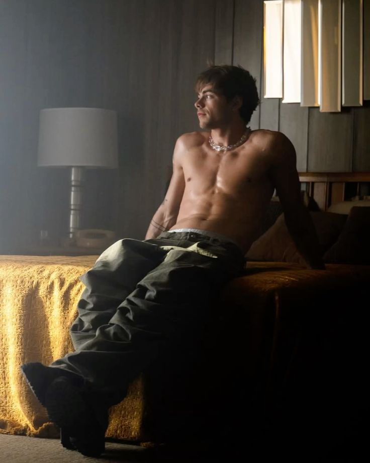 THESPAC3ST4R's tweet image. #SexySaturday Looking outside.
