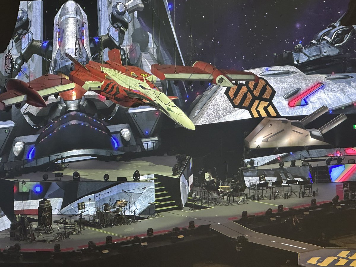 torikokeratopus's tweet image. 『マクロスFギャラクシーライブ⭐︎ファイナル2025』
ぱんちゃんと行ってきました!!!!バルキリーが飛んだぞ!!!!!!!!声枯れたし演出もセトリも最高のライブでした!!!!!!!!デカルチャー!!!!!!!!!
#ギャラクシーライブファイナル