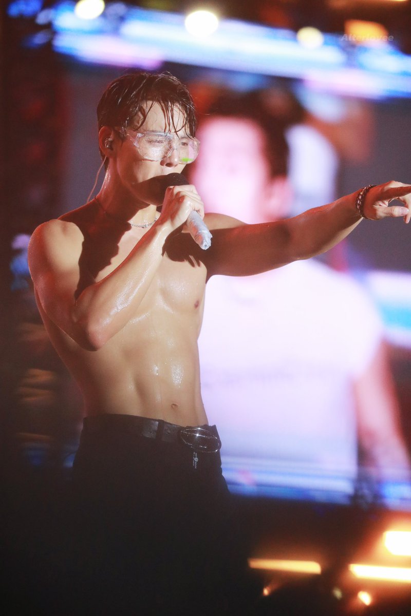 250726 부산 워터밤 셔누

와…진짜…🥵

#셔누 #SHOWNU 
#몬스타엑스 
 #MONSTAX #MONSTA_X