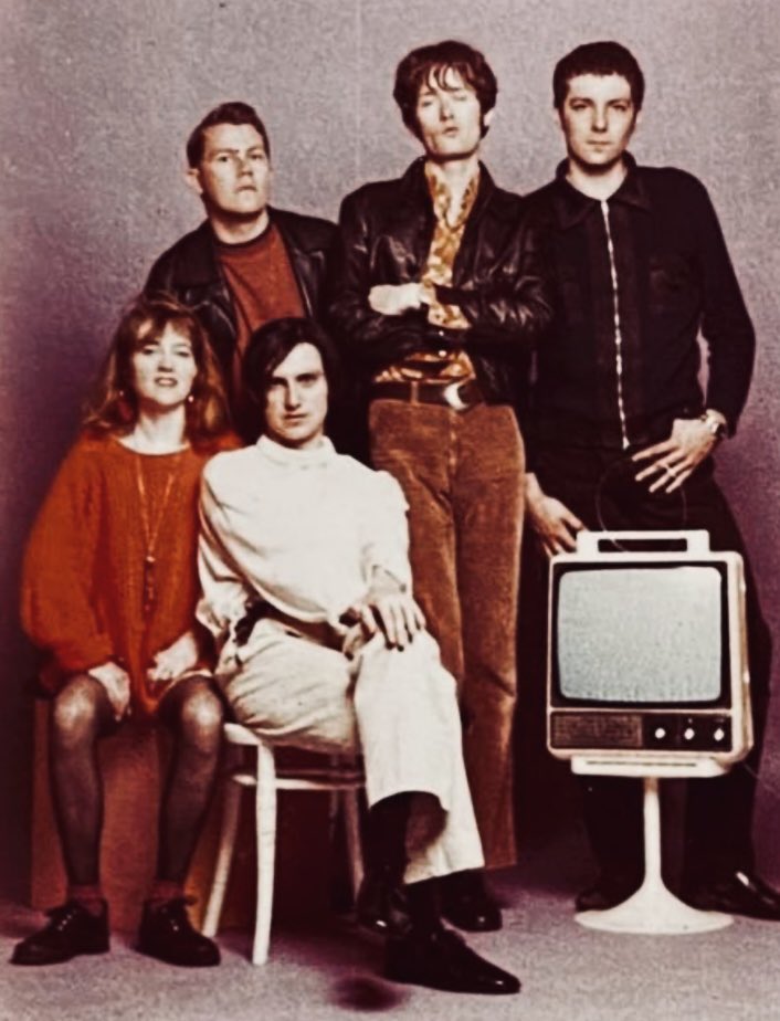 pulpkeepcalm's tweet image. There’s nothing on the telly