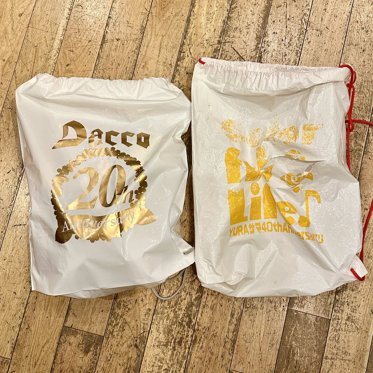 ada_fukusuke's tweet image. 20周年前夜祭にて熱々最高ライブでした！
なかなかの熱さにちょーっとバテましたがとても良きライブとなりました。
サプライズでYURAサマが来てくれて本気でびっくりしました。
(ニッショホのお返しでしょうな)笑。

20年やって良かったなと思いました。
明日は更に上乗せしていきます。

ありがとう！