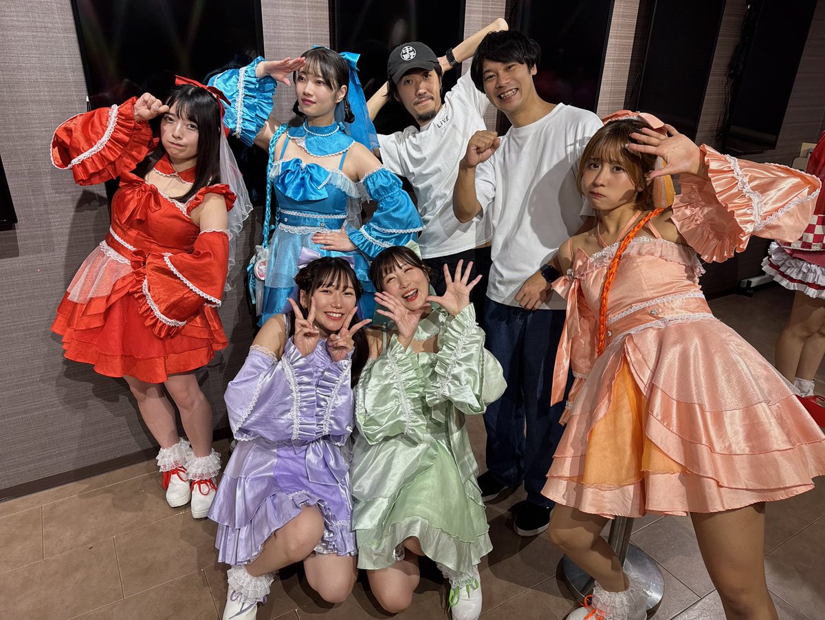meguguuuu's tweet image. 今日の2回し目は久しぶりのAKIBAカルチャーズ劇場で久しぶりのスリーマンライブ『うさぎと嫁と芸人と』ありがとう🐰💍🎙️✨
トークコーナーでの全員人狼はもう誰が人狼かわからなかった😇
初めましてのテラスマさん達をめっちゃ疑っちゃった🤣
またみんなで人狼やりたいね🐺✨…