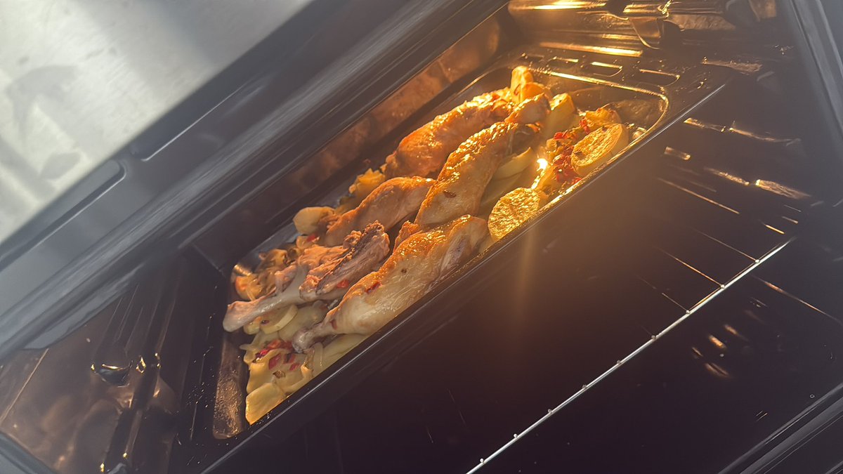 Un autentico PROFESIONAL de pies a cabeza 🤤