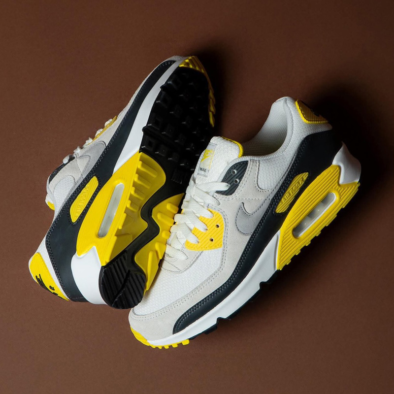 Nike Air Max 90 ホワイト/ブラック/イエロー Sneaker Drop on X: