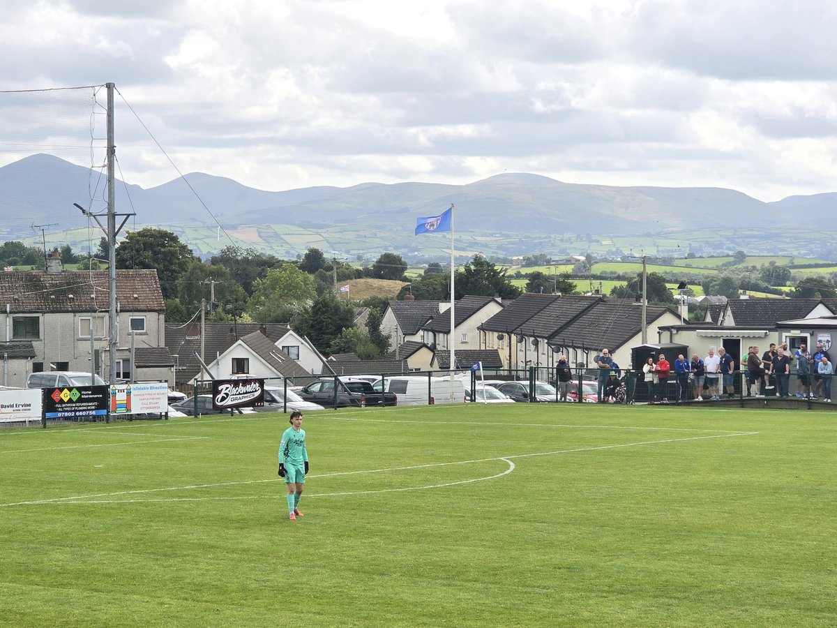 bradley_steve's tweet image. First of 2 back-to-back football games in South Down for me today - both bizarrely involving @BangorFC as the visiting team. First up was a trip to @Moneyslane_FC. Their home (Jubilee Park) is a great facility for a small village - with a pitch like a carpet & a great wee stand👍