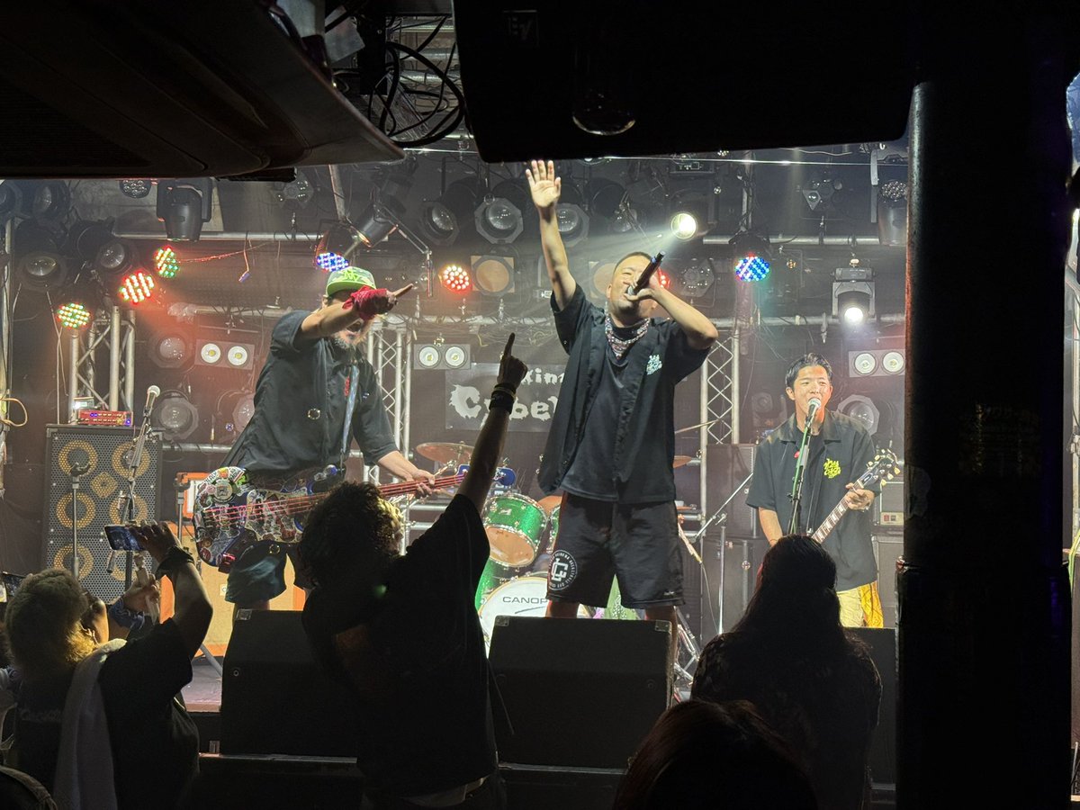 アバウティーズかっこよすぎ🥹🥹

わったぁじゃあぐわぁBANDの
「ソノサキ」はいつも元気をくれる😭♡

#ザアバウティーズ
#わったぁじゃあぐわぁBAND
#レコ発