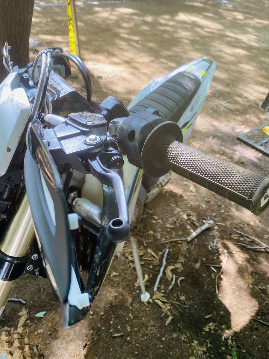 Ridge_Cycle's tweet image. ウェビックさんのイベントに参加させていただきました！
関係者の皆さま、ありがとうございました！

久しぶりの爺ヶ岳、ガレの難易度が少し優しめになっていて楽しく走れました😊

そして今日改めて思ったのは、ポリスポーツのレバー＆ハンドガードの安心感。…