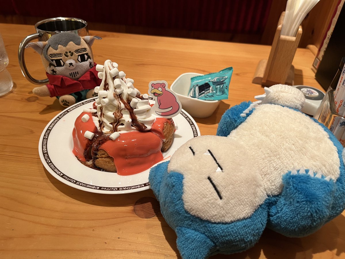 sgar1015's tweet image. チキンカツパンなかったから、数年ぶりに玉子のピザトースト食べた！
フォゼ尾さん、ピザにも起き上がったカビゴンのデカさにもビビっております！

フォゼ尾「こ、こんなに食べて…！あとお前、デカいから起きるな！怖いから！」

カビゴン「🥺」

フォゼ尾「…寝てれば怖くない。」

カビゴン「☺️」