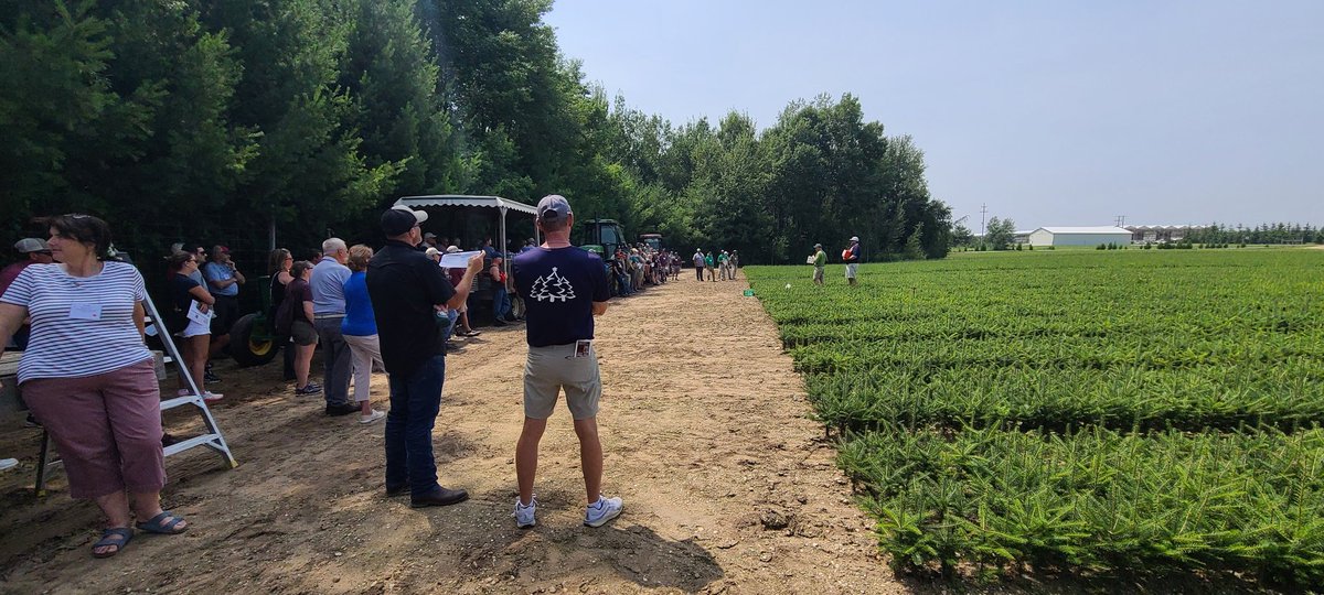microbe_host's tweet image. Christmas tree meeting and field days hosting over 700 growers from all over the US at Duchmn&apos;s. @DutchmnTreeFrms @MSUAgBio @MSUExtension @MSUForestry @MSU_PSM @CANRatMSU