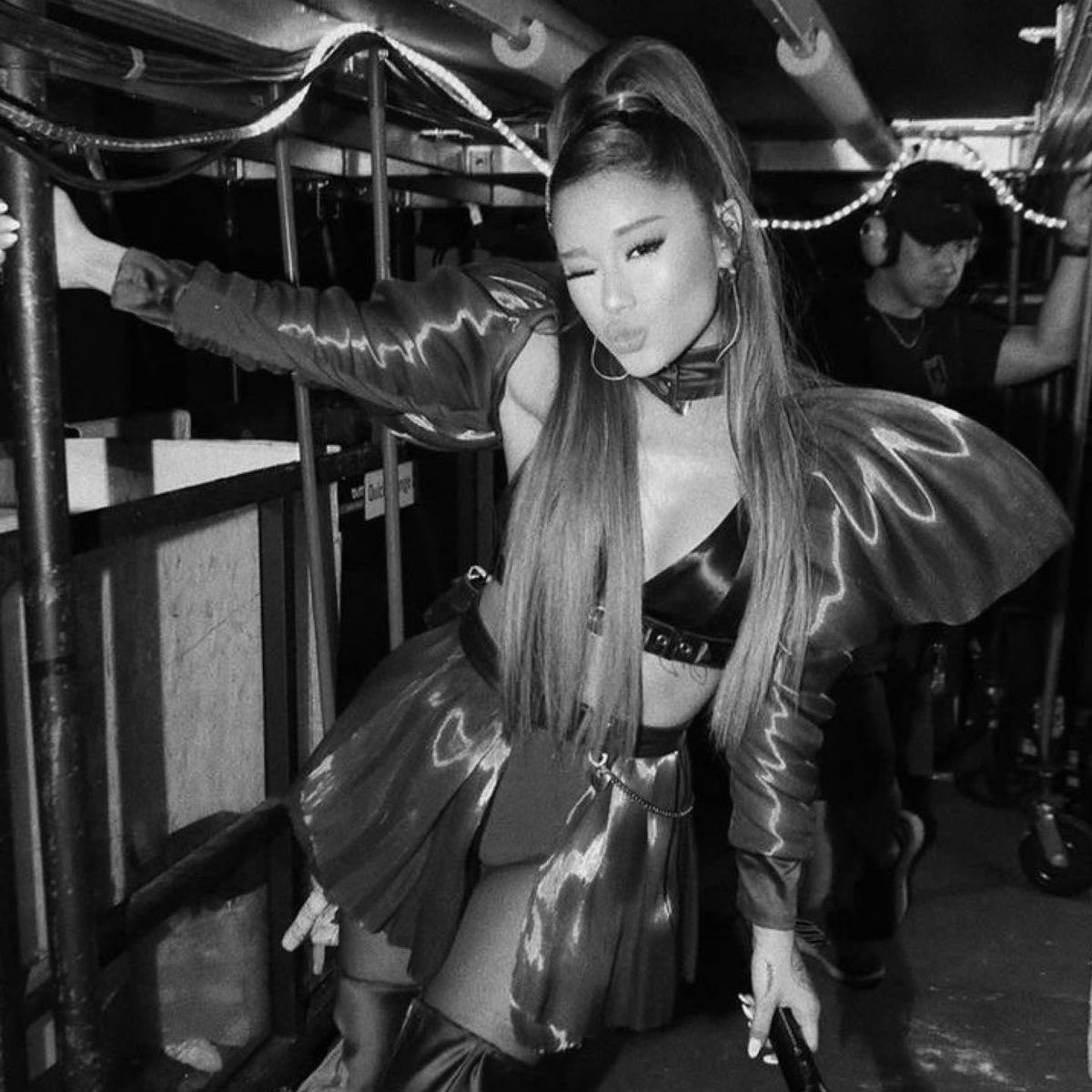 _positions__'s tweet image. can’t wait for ariana’s tour backstage photos 🥺🤍