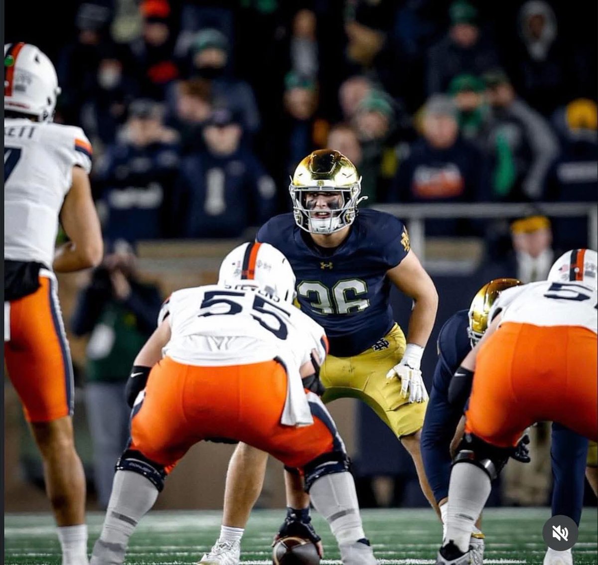 dosleprechauns's tweet image. With 36 days til the Irish play, the countdown continues. Today we honor a 6-2 231lb redshirt freshman Mike (Middle) Linebacker. This Mike was a High 3 star on Tank’s Takes in the 2024 recruiting class, with a very high ceiling. He was originally committed to play lacrosse at…