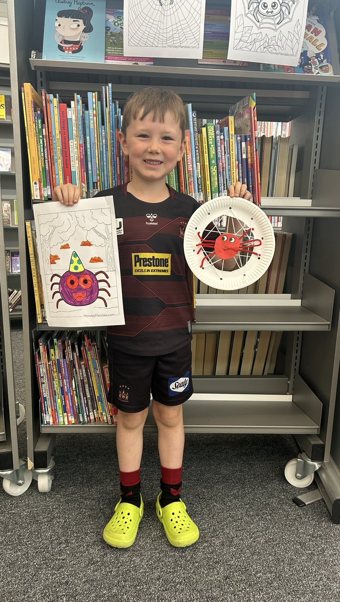 Inch Wincy spider was at Ditton Library for our #SummerReadingChallenge #StoryGarden event 🕸️🕷️yesterday . He was really impressed with our spiders on their webs 🕸️HH