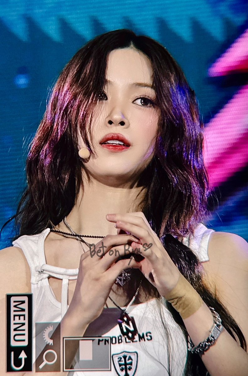 betonryu_srj's tweet image. 250726 가요대전 

#ITZY #있지 #RYUJIN #류진
@ITZYofficial