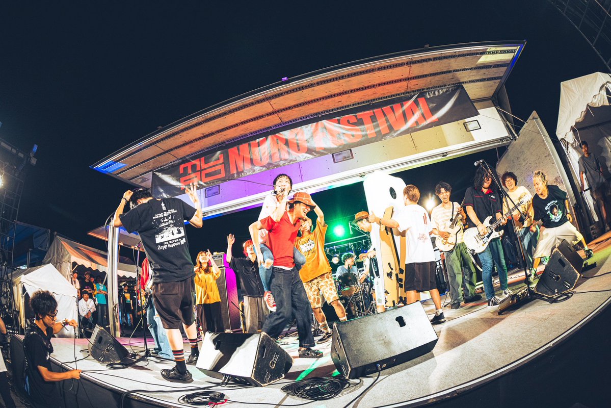 THE_BOYS_GIRLS's tweet image. 【#murofes】
ムロフェス、初日終了!!
最後の最後にTHE BOYS&GIRLSを見てくれた方、主催のムロさんをはじめ運営に携わっている皆様、大感謝です🙏北海道札幌から、ボイガルでした!またどこかで!!
photo はな @MmmuSic_ai
転載転用禁止