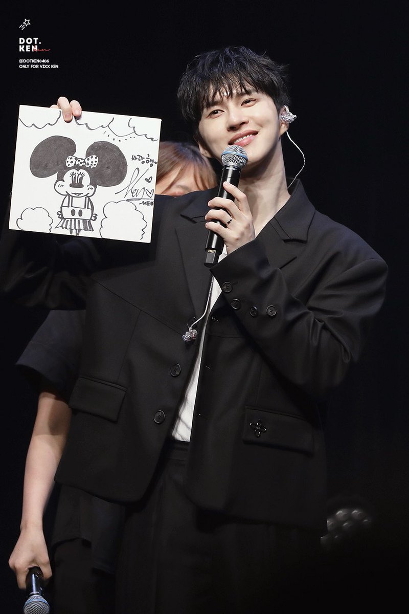 DOTKEN0406's tweet image. 250719 KEN FAN MEET&amp;GREET in TOKYO 밤공✨
🧑🎨귀엽게 잘그렸떵💛 ⸝⸝&gt; ̫ &lt;⸝⸝
@jaehwany0406
#KEN #빅스 #이재환 #켄 #LEEJAEHWAN