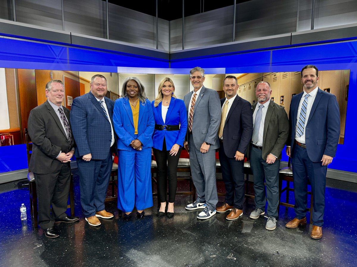 ShawneePublic's tweet image. Dr. James joined fellow metro superintendents for KOCO News 5’s Superintendent Roundtable to dive into some of the most pressing topics in Oklahoma education.
Don't miss the conversation! You can catch it on News 5, August 7 at 9:00 PM.
#ShawneeStrong #GoWolves #OklaEd