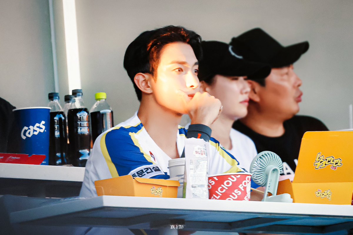 DOCH097's tweet image. 오늘 겸... 아더, 남편, 야선, 에프1 선수 등등 다 담겨잇어서 진짜 심란하네(p)...