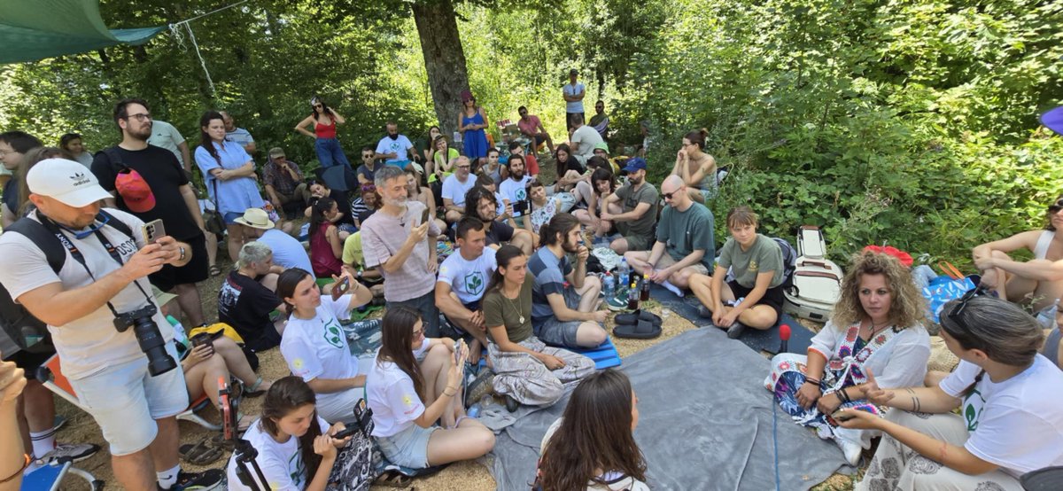 Грета Тунберг на блокадите на Кожуф: Вашата битка против уништувањето на Дошница е и глобална dlvr.it/TM7J4F