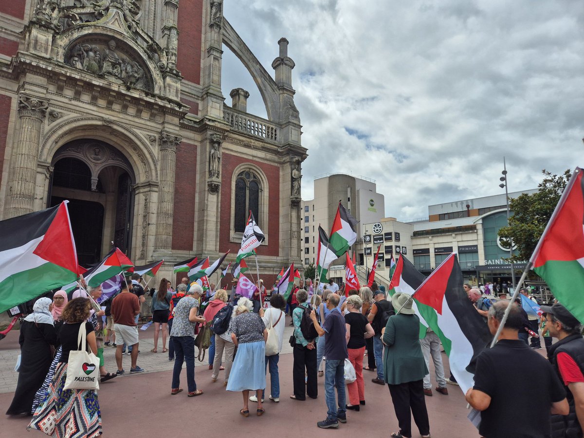 Maxime_DaSilva_'s tweet image. 🇵🇸 Rassemblés à #Rouen pour #Gaza, pour soutenir le courage de l'équipage du #Handala. L'annonce de la reconnaissance de la #Palestine par la France est une victoire morale. Mais pourquoi attendre ? Fin du blocus, de la guerre et reconnaissance IMMÉDIATEMENT.
