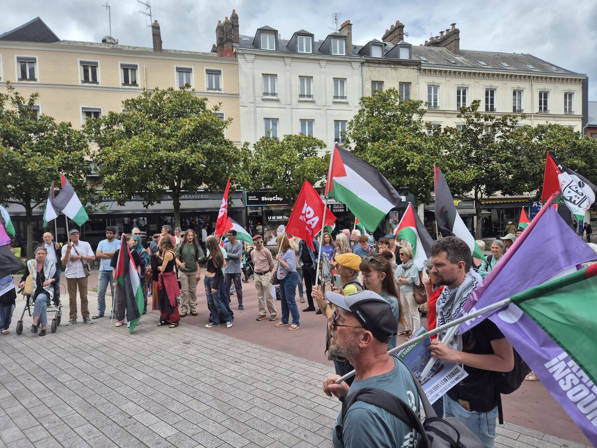 Maxime_DaSilva_'s tweet image. 🇵🇸 Rassemblés à #Rouen pour #Gaza, pour soutenir le courage de l'équipage du #Handala. L'annonce de la reconnaissance de la #Palestine par la France est une victoire morale. Mais pourquoi attendre ? Fin du blocus, de la guerre et reconnaissance IMMÉDIATEMENT.