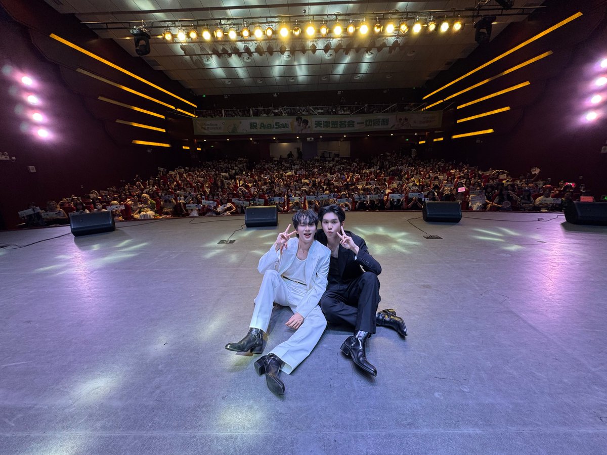 DomundiTV's tweet image. ขอขอบคุณแฟน ๆ ทุกคนที่มาเจอกัน และมาร่วมกิจกรรมไปด้วยกันกับ “อู่อู๋” @Auautnp และ “เซฟ” @savewrg รวมถึงขอขอบคุณทุกกำลังใจที่ส่งมาให้ทั้งสองคนในวันนี้ด้วยนะคะ ไว้เจอกันใหม่โอกาสหน้าค่ะ 🥰
Thank you everyone for coming to support AuAu and Save at the “夏日乌托邦 Summer Utopia”…