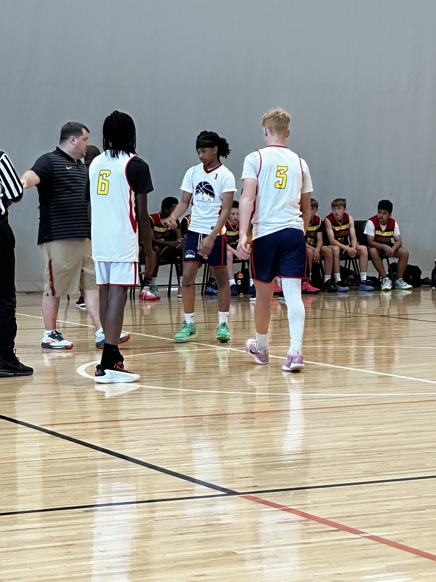 AndreBell111's tweet image. I can get use to these type of summers! It’s Kdre time 🏀⏳❤️