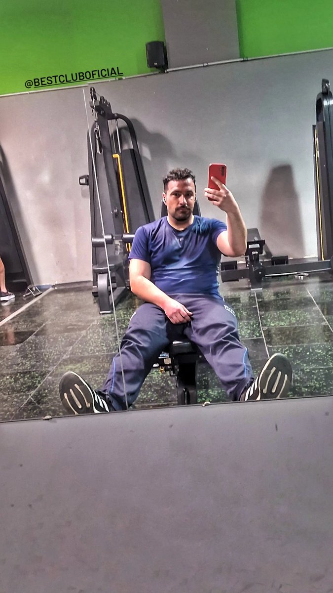 Aun que parezca imposible ya está terminada la obra. 
Es el momento de hacer lobby.
Estoy hablando con un director, quizás alguna persona más del ámbito de dirección, salas de Córdoba y alguna ayuda más