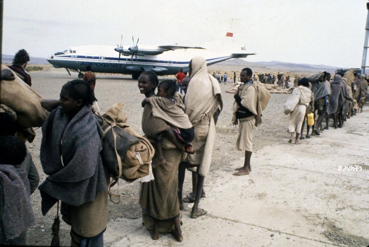 biniamhirut's tweet image. የሰፈራ ፕሮግራም፣ ኢትዮጲያ ሚያዝያ 1977 ዓም / Resettlement program April 1985
#Ethiopia #ታሪካችን #AddisAbaba