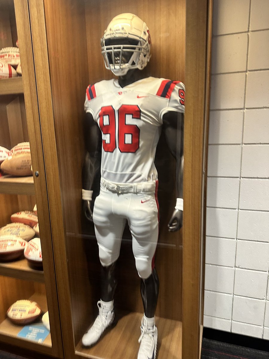 Collinisaac6's tweet image. Had a great time @DaytonFootball Rising Senior Day! Thank you for the invite @John_bowes_ Looking forward to getting back on campus this fall!

@_JaredDTucker @TippFB @Mark__Porter