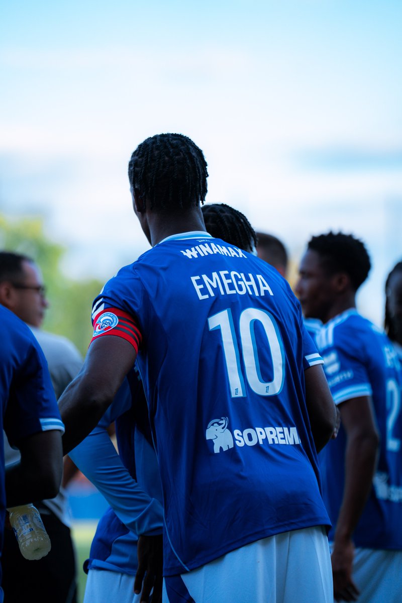 lnstantFoot's tweet image. 🚨 OFFICIEL ! EMMANUEL EMEGHA SERA LE CAPITAINE DU RC STRASBOURG CETTE SAISON ! 🫡🔵⚪️