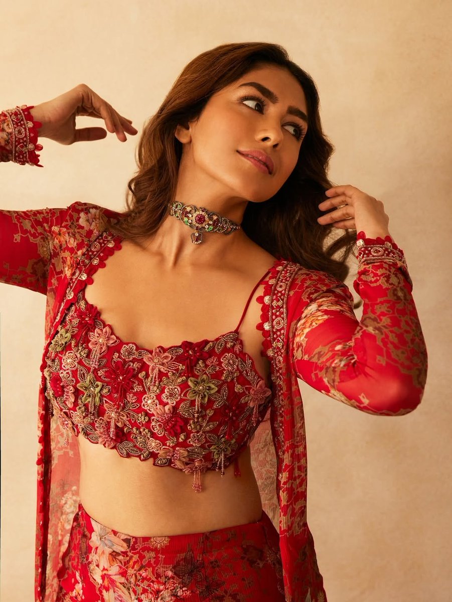 Aneesh_98's tweet image. Mrunal Thakur !♥️

@mrunal0801 #MrunalThakur