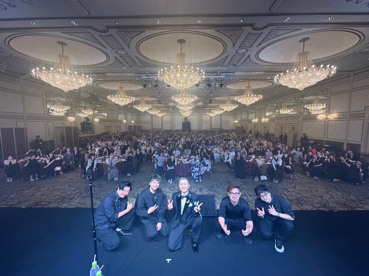 Da_iCE_STAFF's tweet image. 【Thank you!!】
大野雄大 (from Da-iCE) Premium Dinner Show 2025
2025.07.26
@ 愛知・名古屋東急ホテル
▼Mini Album「A Singer Ⅱ」
da-ice.lnk.to/ASinger2_digit…
▼Ticket(7/30大阪・8/13東京)
r.y-tickets.jp/ohnoyudai2501
@Da_iCE_UDAI
#大野雄大 #Da_iCE