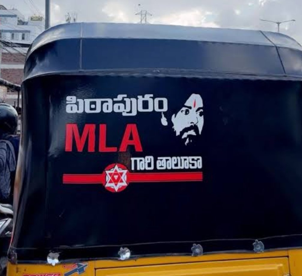 umesh_anush's tweet image. Telugu states are not tolerating any sign of Karnataka on vehicles travelling into their states.
This is real. 
What should Kannadiga do? Sit &amp;amp; cry. No.
Let us remove every Telugu sign on vehicles. Also remove every Telugu movie from K&apos;taka. That sounds equality.