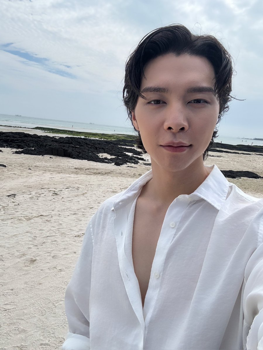 johnsuhperstar's tweet image. THIS IS PRINCE ERIC IN REAL LIFE