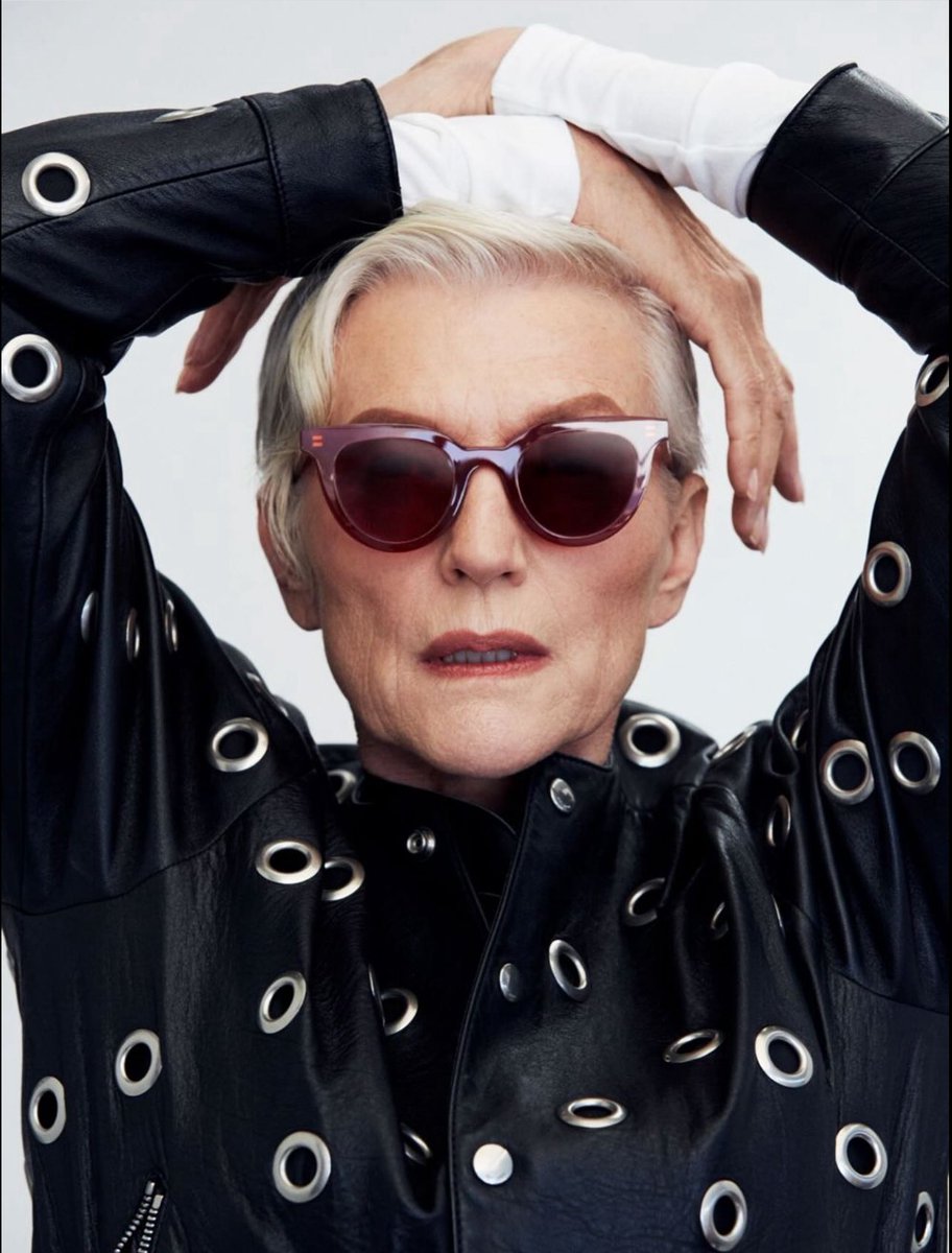 mayemusk's tweet image. Stretching, while writing another chapter for my next book 😉😂
How’s your Saturday? @XFashion
AWomanMakesAPlan
ItsGreatToBe77