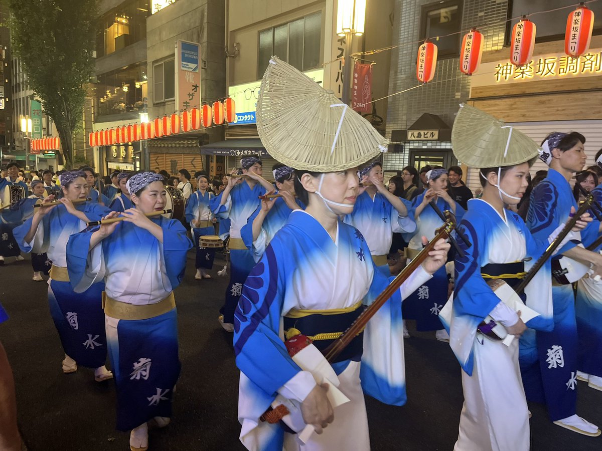 ysty_ksk's tweet photo. 神楽坂で美味いフレンチを食べ、
からの阿波踊り
#Jfree https://t.co/PljV3UXwjH