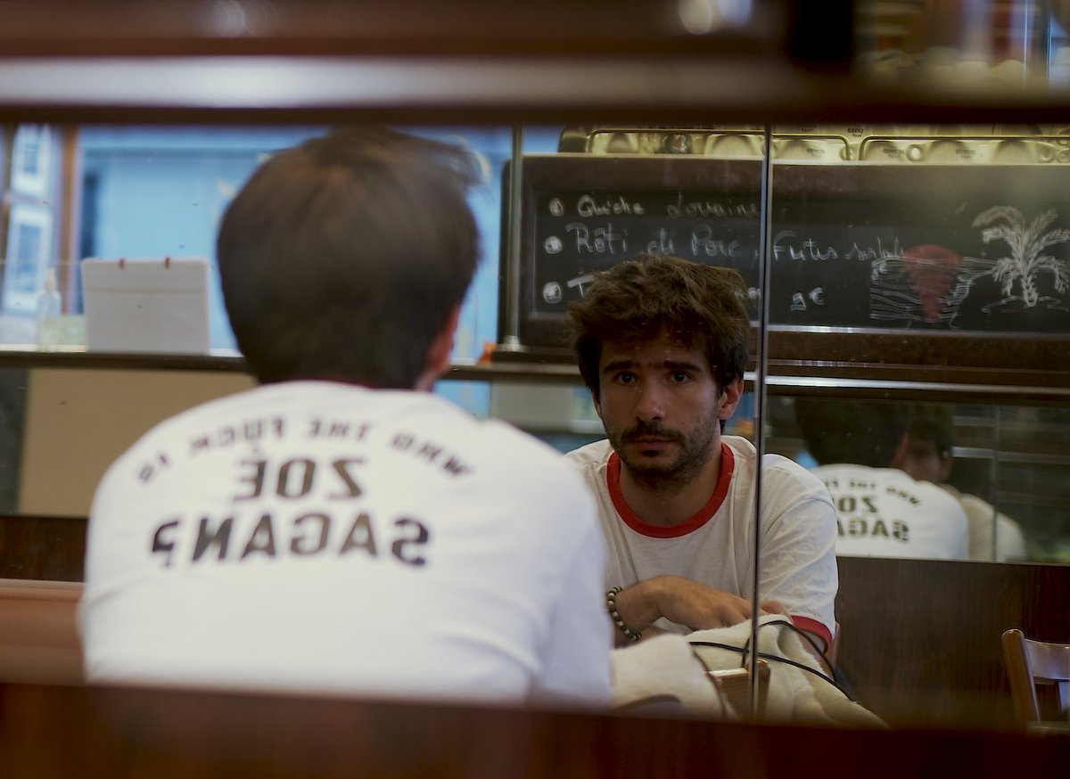 On s'est fixés un défi hors-norme: faire tomber les personnes les plus puissantes du pays. 

Les dévaster.

Et permettre à ce pays effondré de ressusciter. 

Cela fait bientôt dix ans qu'on est prêts à tout sacrifier pour y arriver.

Et devinez quoi ? 

On est sur le point d'y