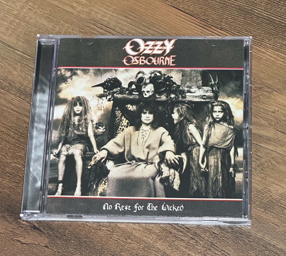 drrckbr's tweet image. Well I know I could be just another stranger…
Ozzy Osbourne - No Rest for the Wicked
🇬🇧
1988
#OzzyOsbourne #RIPOzzy