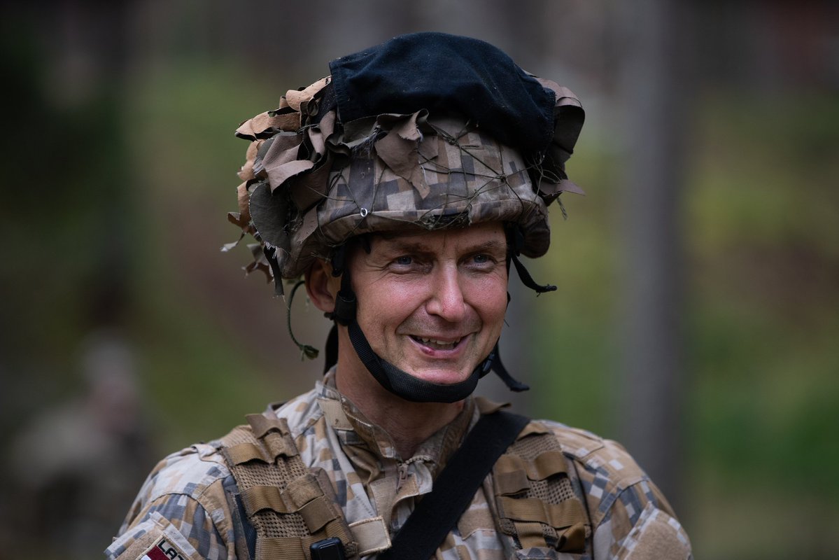 AndrisSpruds's tweet image. Latvijas drošība ir mūsu kopīgais pienākums!

Lepojos ar rezervistu militārās apmācības kursa karavīriem un karavīrēm, kuri šodien deva svinīgo zvērestu! 🇱🇻

🫡 Kopā stipri – dažādi cilvēki, vienots mērķis, neatlaidība un patriotisms.

🇱🇻 #MūsuLatvijaMūsuAtbildība…