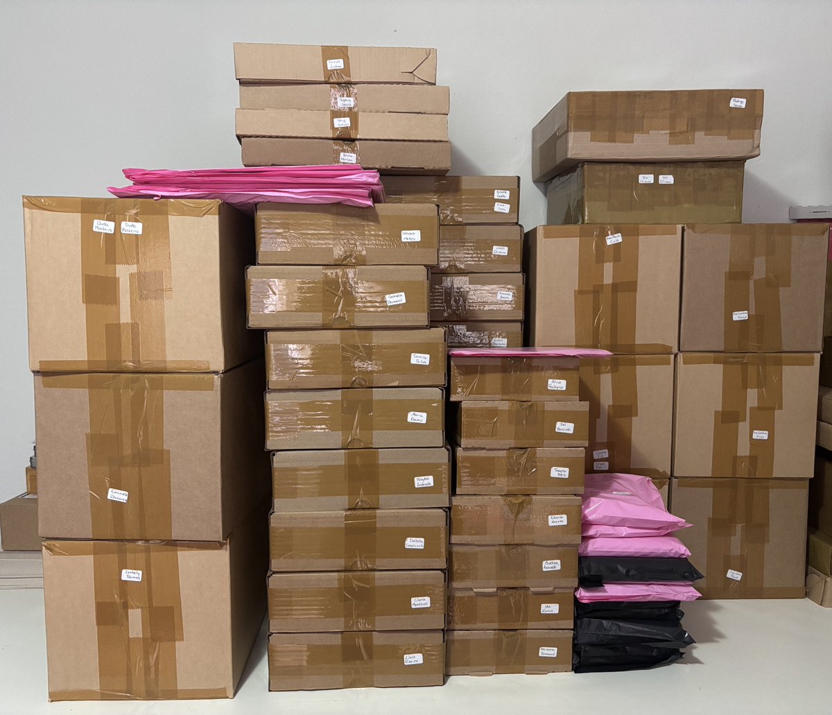 thayline_cegs's tweet image. Envios da semana!!! (record de envio: 64 caixas/pacotes)
Obrigada pela confiança 🫶🏻