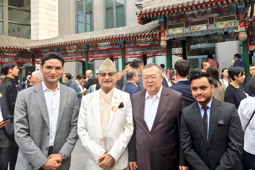 pawan7ach's tweet image. From Beijing, China 🇨🇳
Sharing frame with 📸
👉️Mr. Liu Jianchao, Minister of the IDCPC, 🇨🇳
👉️Krishna Prasad Oli, Nepal's Ambassador to China, 🇳🇵
👉️ Dr. Rupak Sapkota Foreign Affairs Advisor to Former PM of Nepal🇳🇵 @RupakSapkota