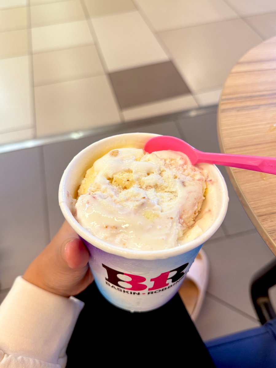 Nurintashaa's tweet photo. Siapa teringin nak makan ice cream Baskin Robbins, now is the right time!!!

Ada 31% off. Satu bekas ni dapat RM24/tub.

Pls order praline ’n cream and caramel turtle truffle, dedua sedap 😍 https://t.co/jxg2CgBs4M