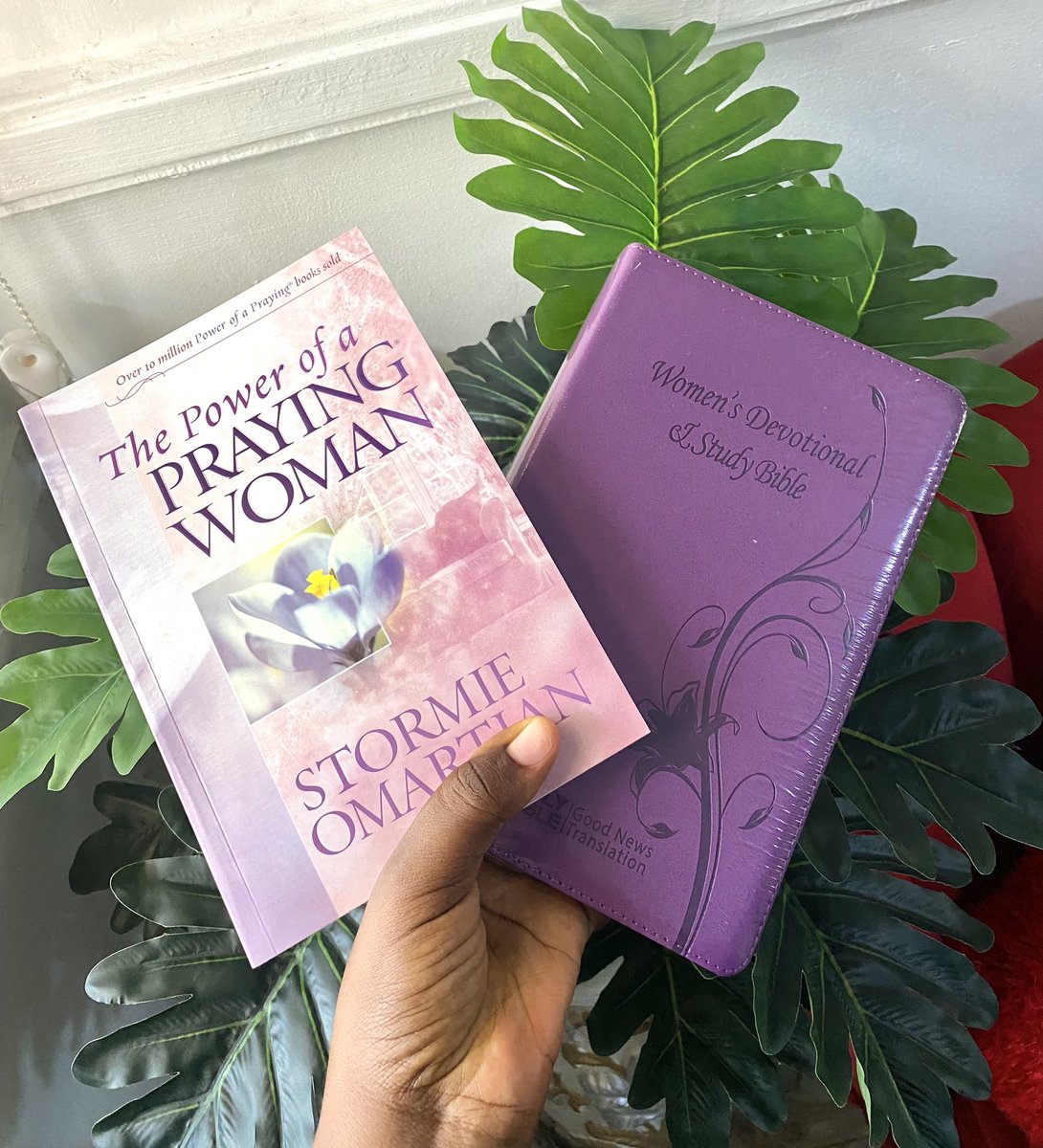 theescostore's tweet image. We are giving out 10 of these to 10 women including bible tabs, bookmarks and highlighters.
Tag your friends, follow us so you do not miss out ♥️
God bless our sponsors🙏