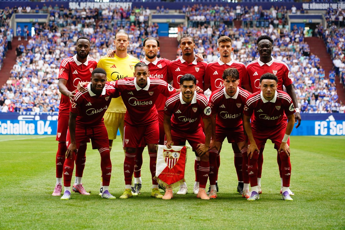 SevillaFC's tweet image. 🔃 Más cambios. Entran Ramón Martínez, Marcao, Juanlu y Ejuke. Salen Carmona, Gudelj, Kike Salas y Lukebakio.
🔵 1⃣ -2⃣❤️(65')
📺 sevillafc.es/sevillafc/inic…
#WeareSevilla